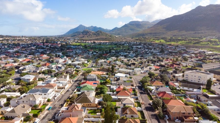 3 Bedroom Property for Sale in Fish Hoek Western Cape